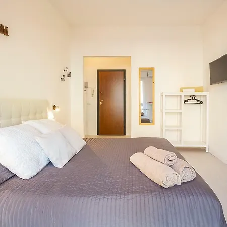 Alessia's Flat- M3 Corvetto Apartment Milan