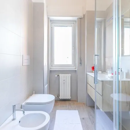 Alessia's Flat- M3 Corvetto Апартаменты *