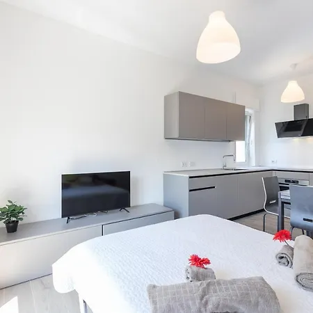 Alessia's Flat- M3 Corvetto Apartment