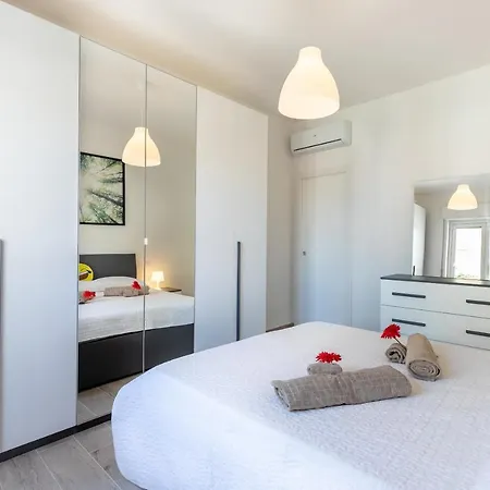 Alessia's Flat- M3 Corvetto Milan