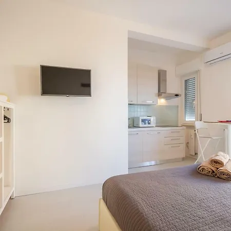 Alessia's Flat- M3 Corvetto Milan