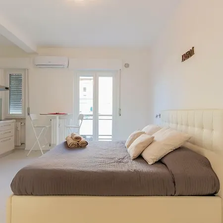 Alessia's Flat- M3 Corvetto * Milan