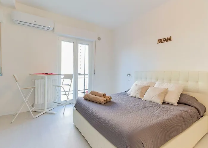 Alessia's Flat- M3 Corvetto * Milán