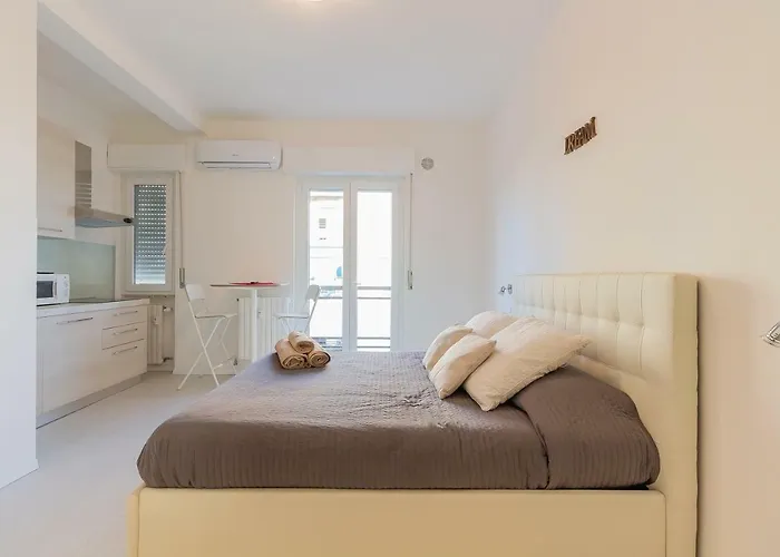 Alessia's Flat- M3 Corvetto * Milán