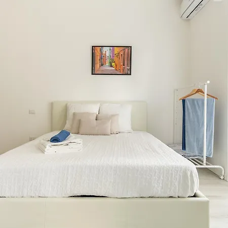 شقة Alessia's Flat- M3 Corvetto *